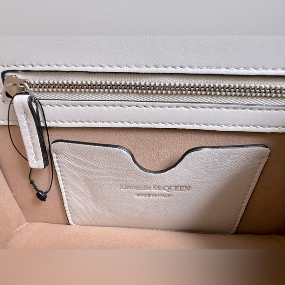 Alexander McQueen Small Butterfly Knuckle Leather Shoulder Bag - VERY RARE! - Picture 16 of 16